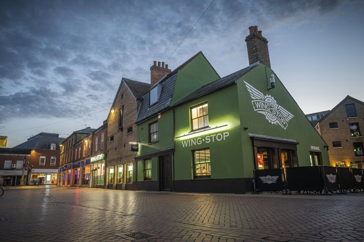 Wingstop UKI abre nuevo restaurante en Gales 2